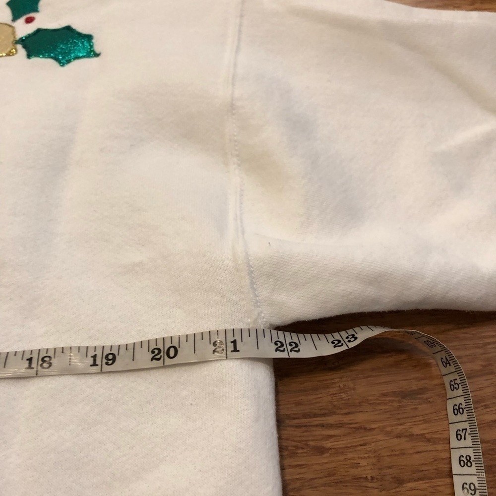 Vintage Christmas white pointsettia sweatshirt - Picture 6 of 12